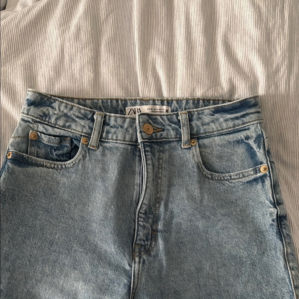Zara Light Blue High-Waisted Jeans